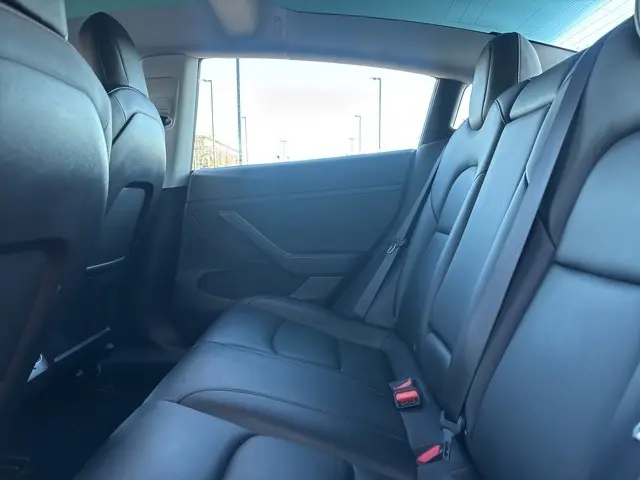 2021 Tesla Model 3 Long Range photo 14