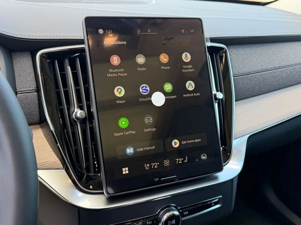 2026 Volvo - image 22