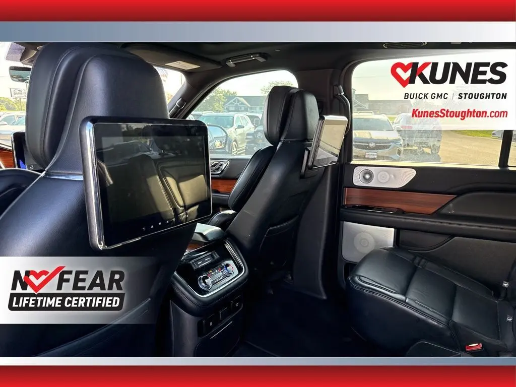 2019 Lincoln Navigator L Reserve photo 25
