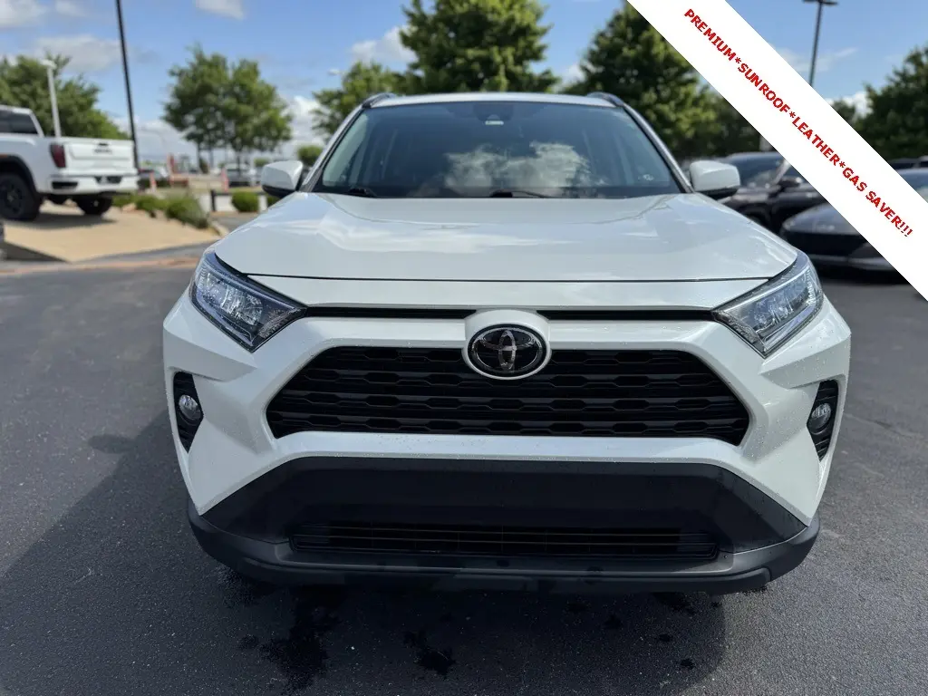 Used 2021 Toyota RAV4 XLE Premium with VIN 2T3C1RFV6MW152674 for sale in Norman, OK