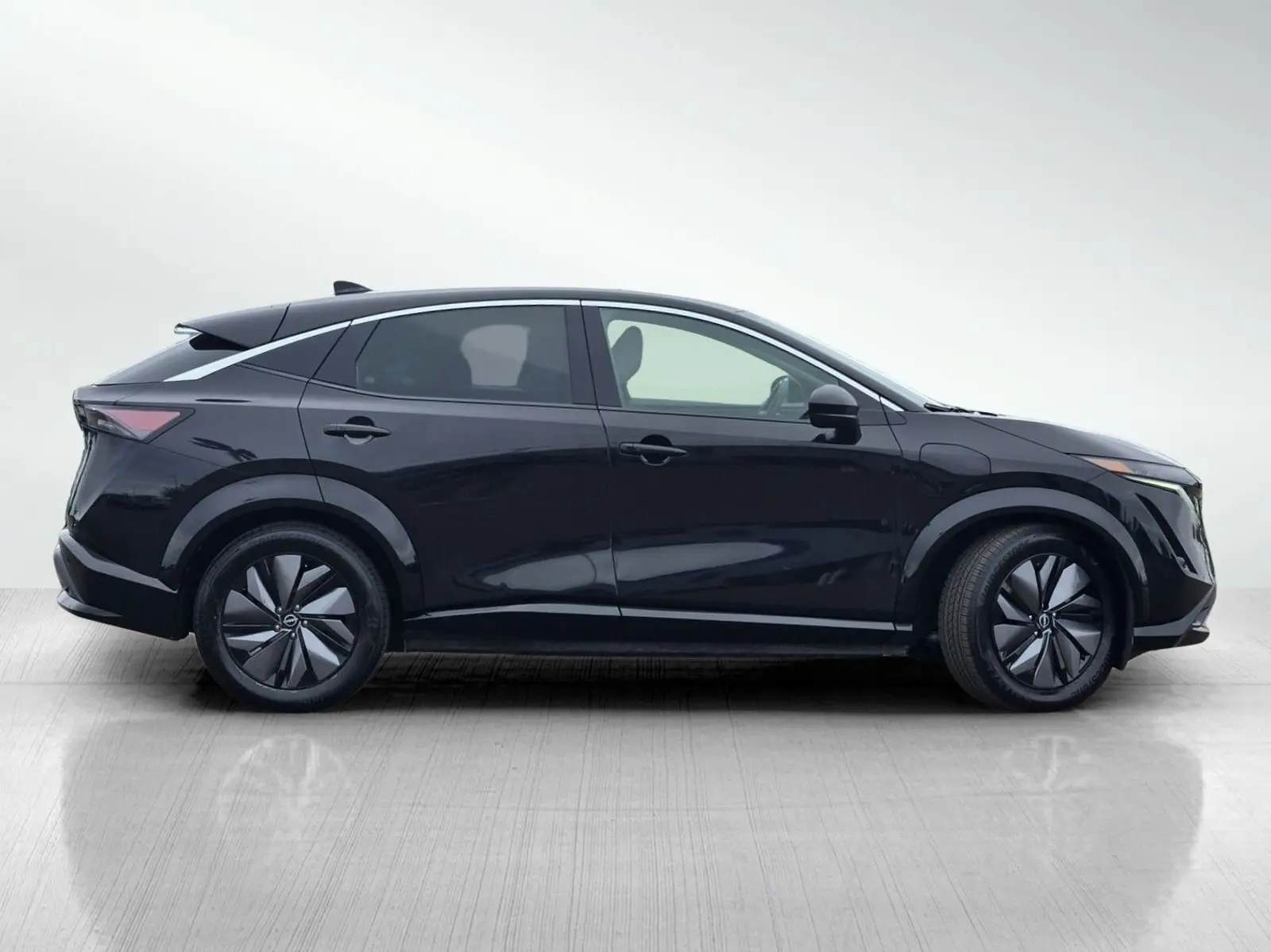2023 Nissan ARIYA Engage photo 2