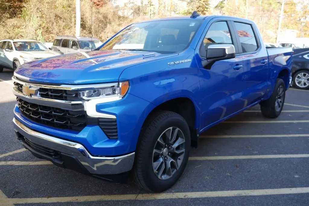 2026 Chevrolet Silverado 1500 LT photo 4