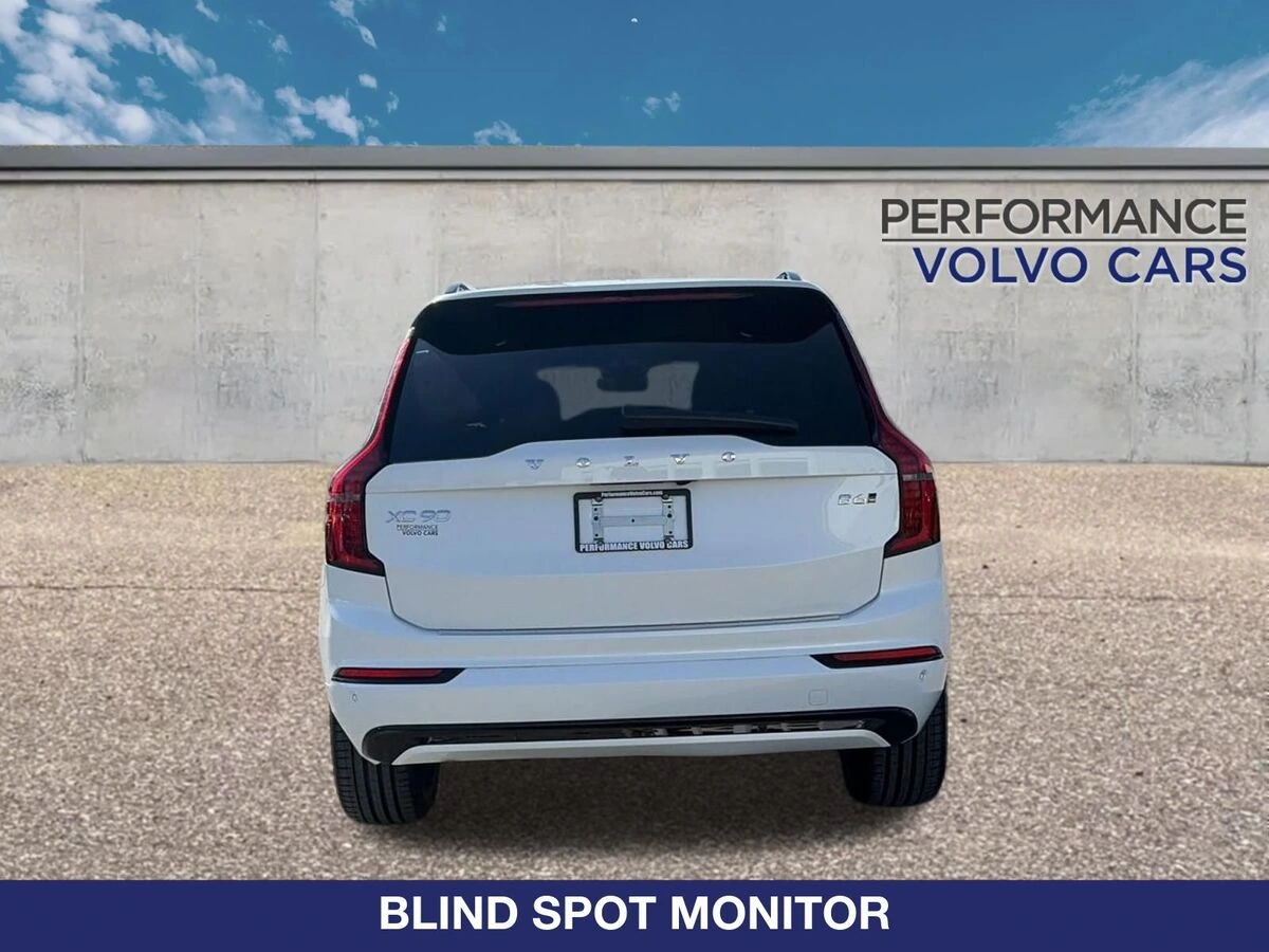 2026 Volvo - image 5