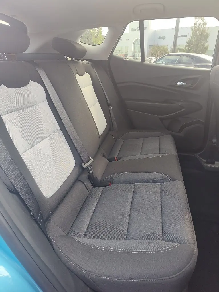 2025 Chevrolet Trax LS photo 9