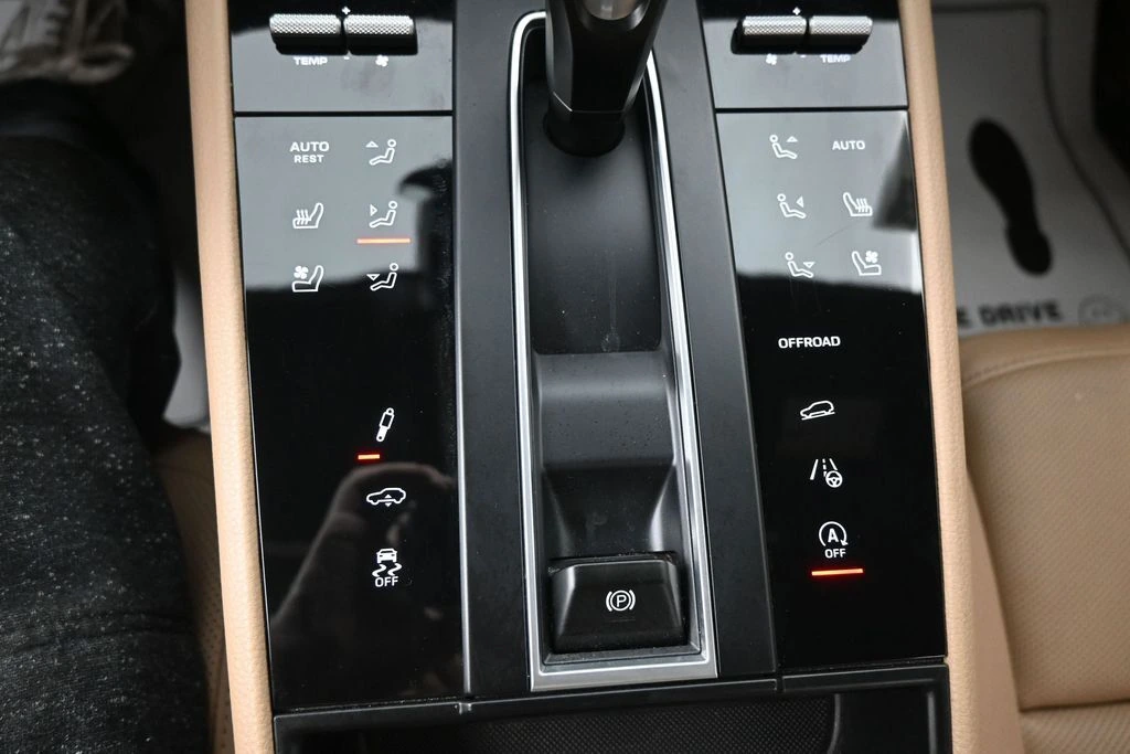 2023 Porsche Macan S - Photo 31