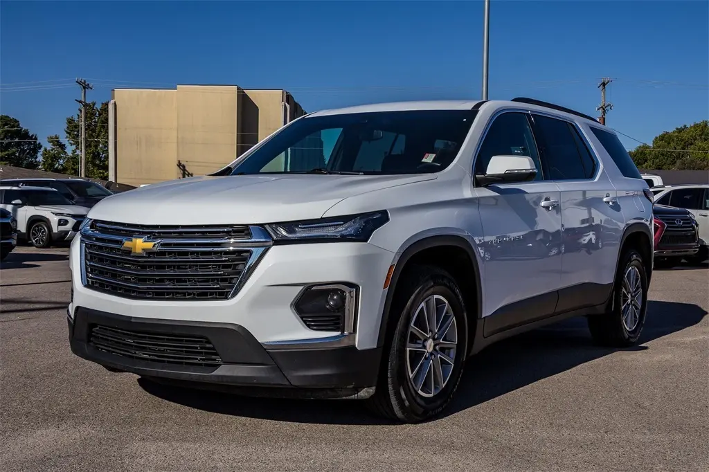 2023 Chevrolet Traverse 1LT photo 3