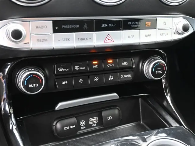 2018 Kia Stinger Premium photo 17