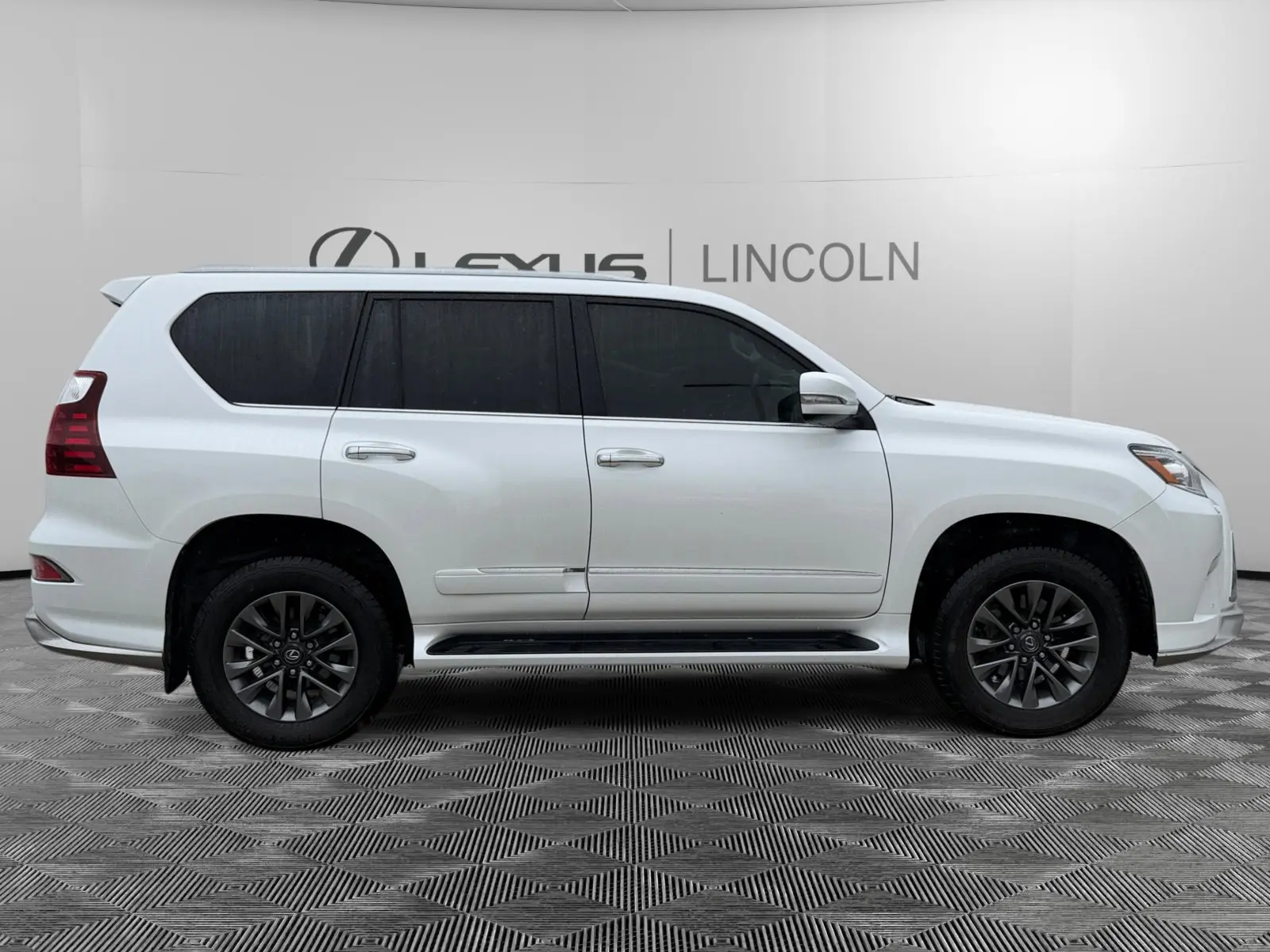 2019 Lexus GX 460 photo 6