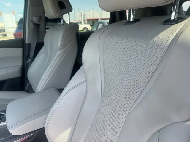 2022 Acura MDX Technology SH-AWD photo 11