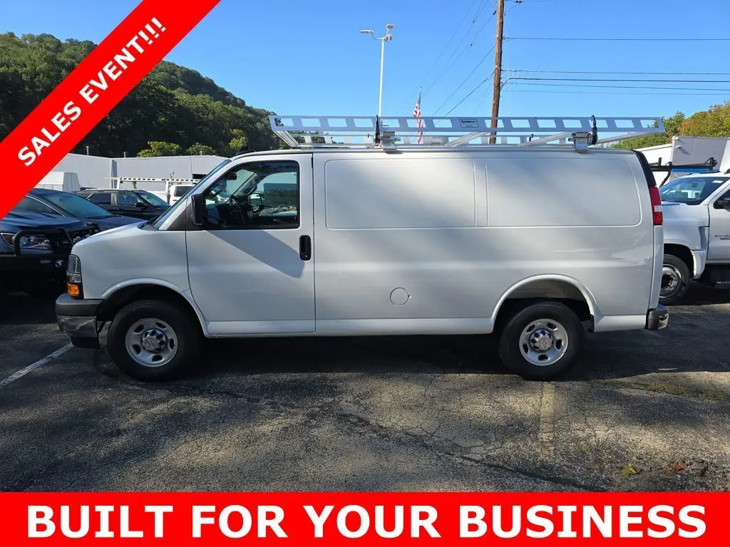 2025 Chevrolet Express 2500 Work Van Cargo photo 2