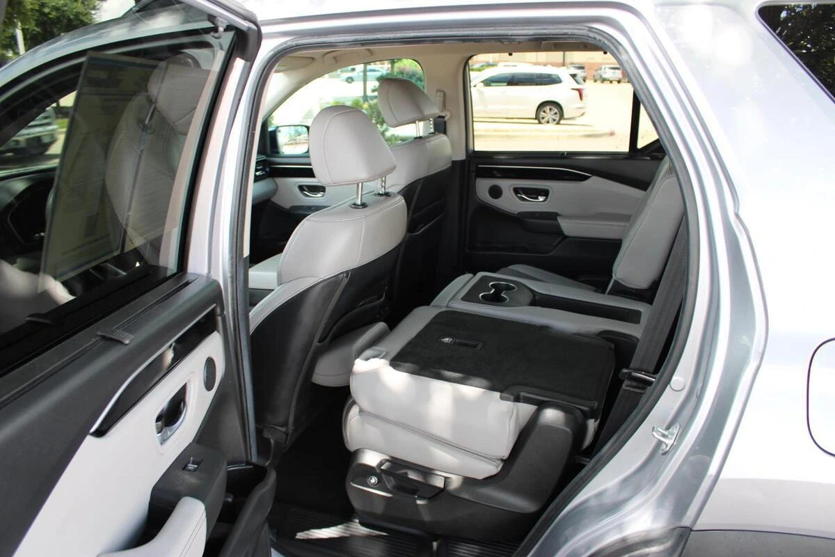 2025 Honda Pilot Touring - Photo 16