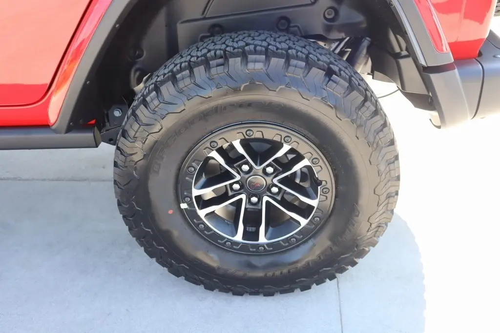 2025 Jeep Wrangler Rubicon X photo 19