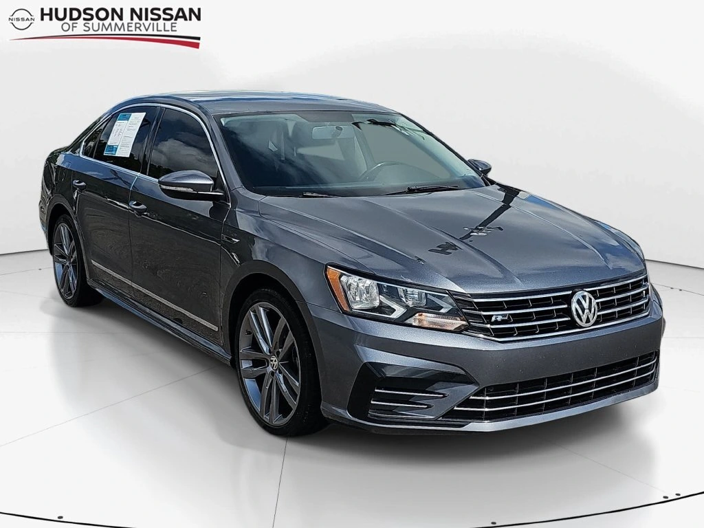 2017 Volkswagen Passat R-Line