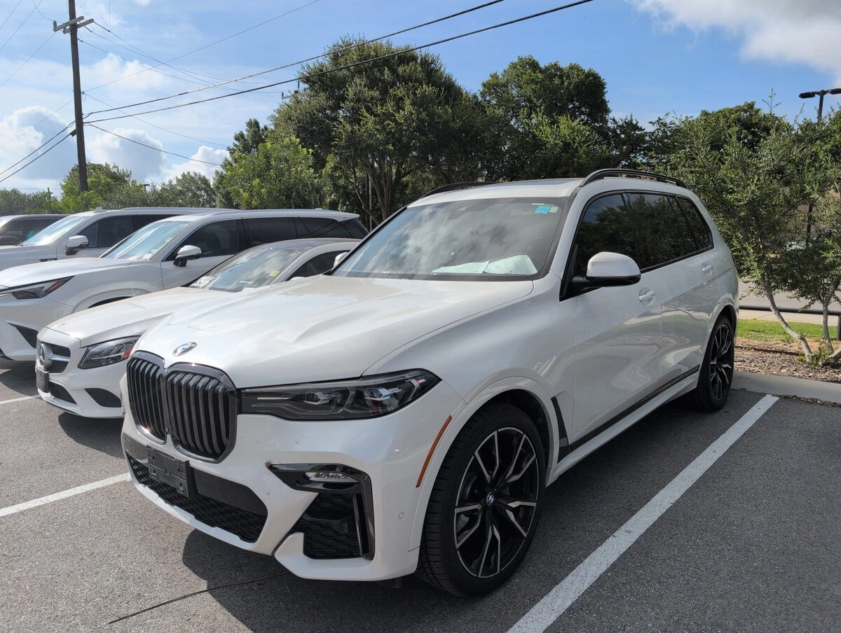 2021 BMW X7 xDrive40i's photo