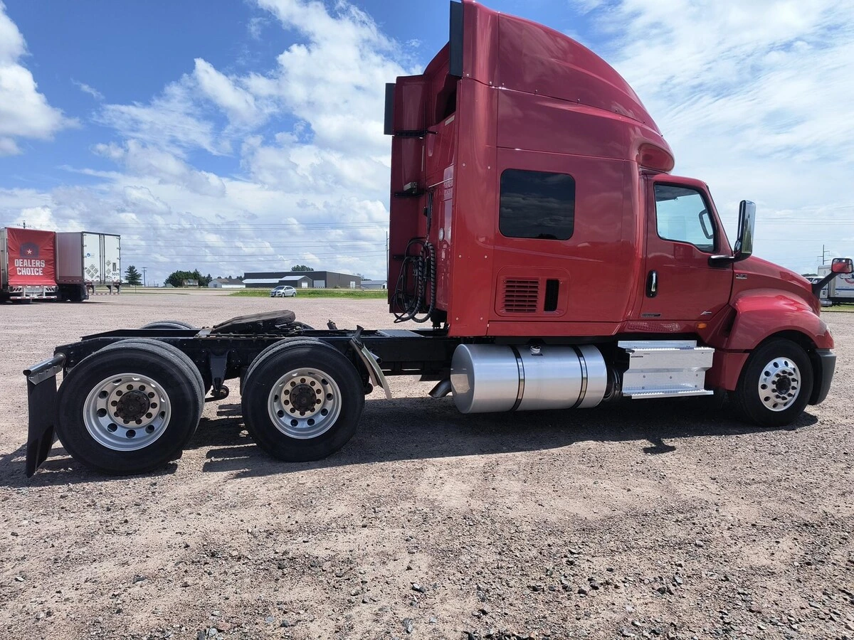 2021 International LT in Marshfield, WI — photo 4
