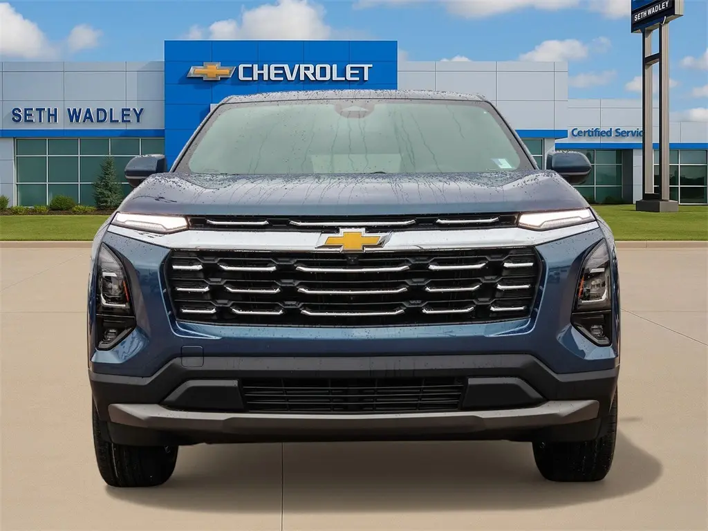 2026 Chevrolet Equinox LT photo 2