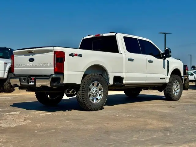2023 Ford F-250 photo 2