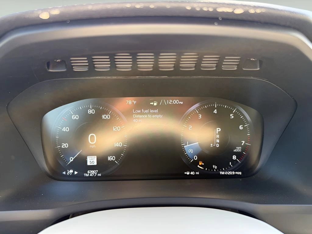 2022 Volvo - image 15