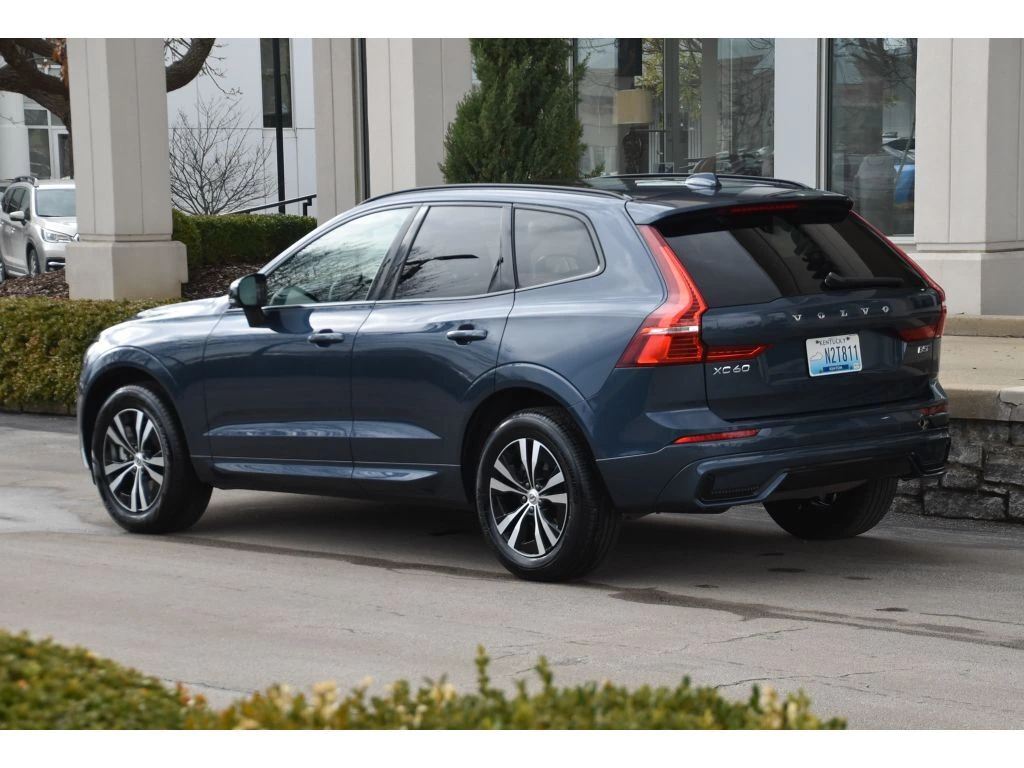 2025 Volvo - image 6