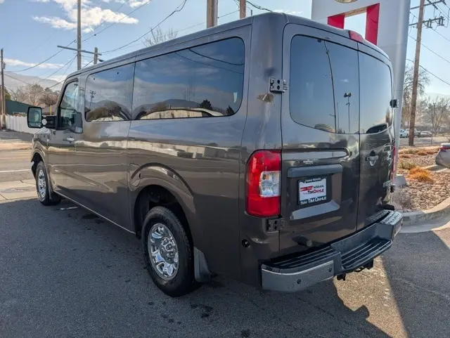 2017 Nissan NV3500 photo 4