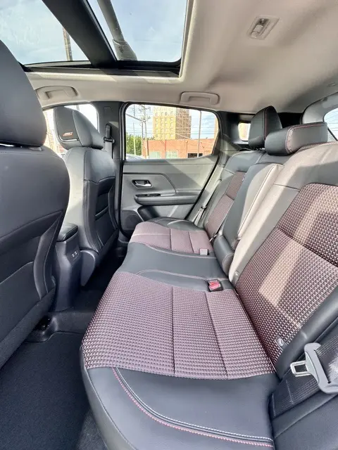 2026 Nissan Kicks SR photo 26