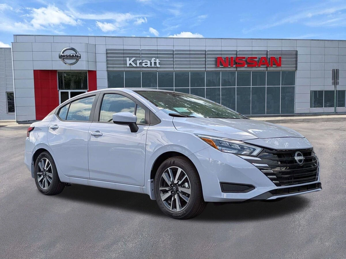 2025 Nissan Versa 1.6 SV CVT's photo