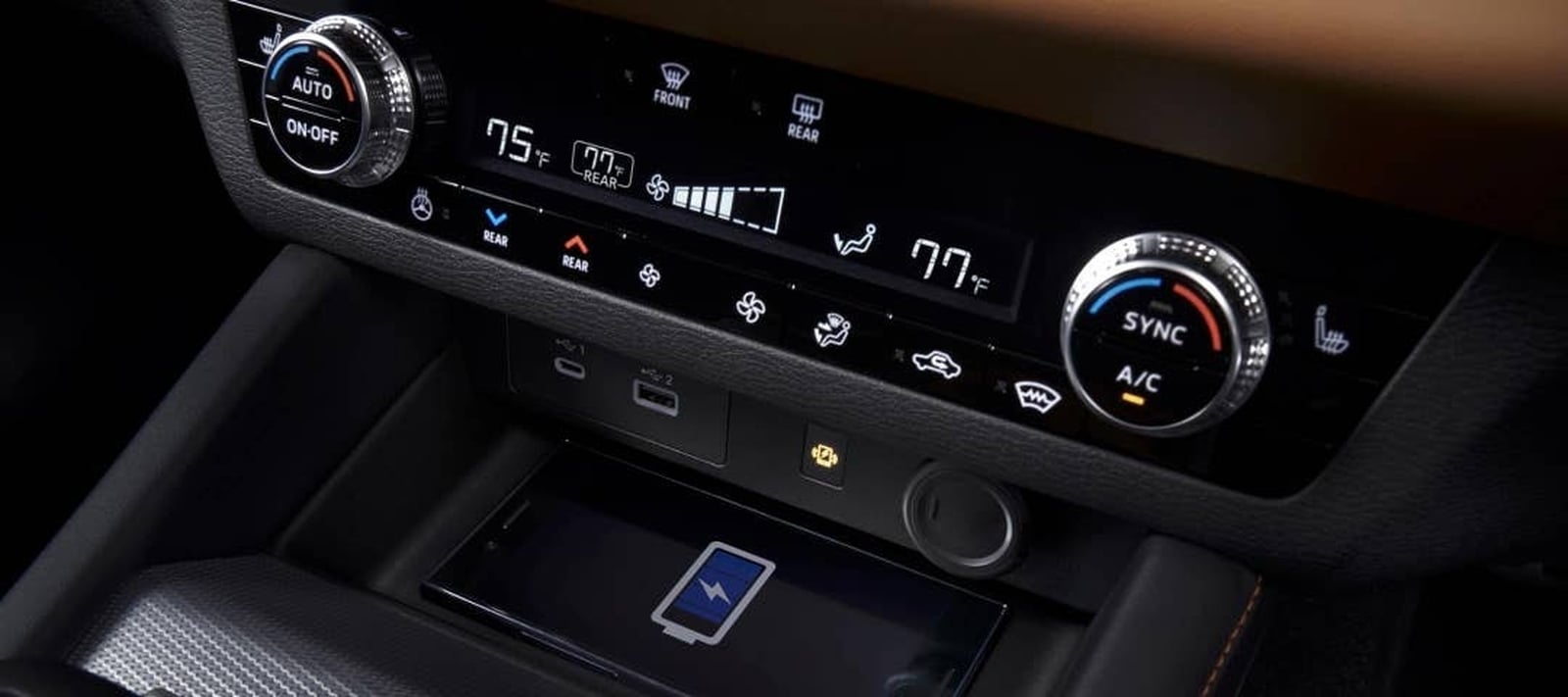 2025 Mitsubishi Outlander PHEV Wireless Charging