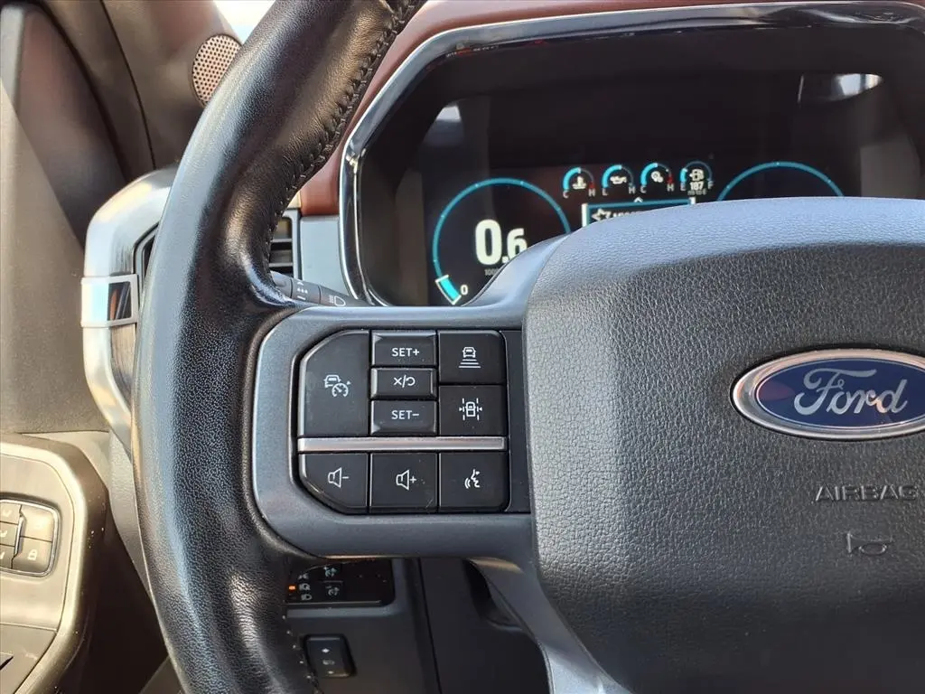 2023 Ford F-150 Lariat photo 32