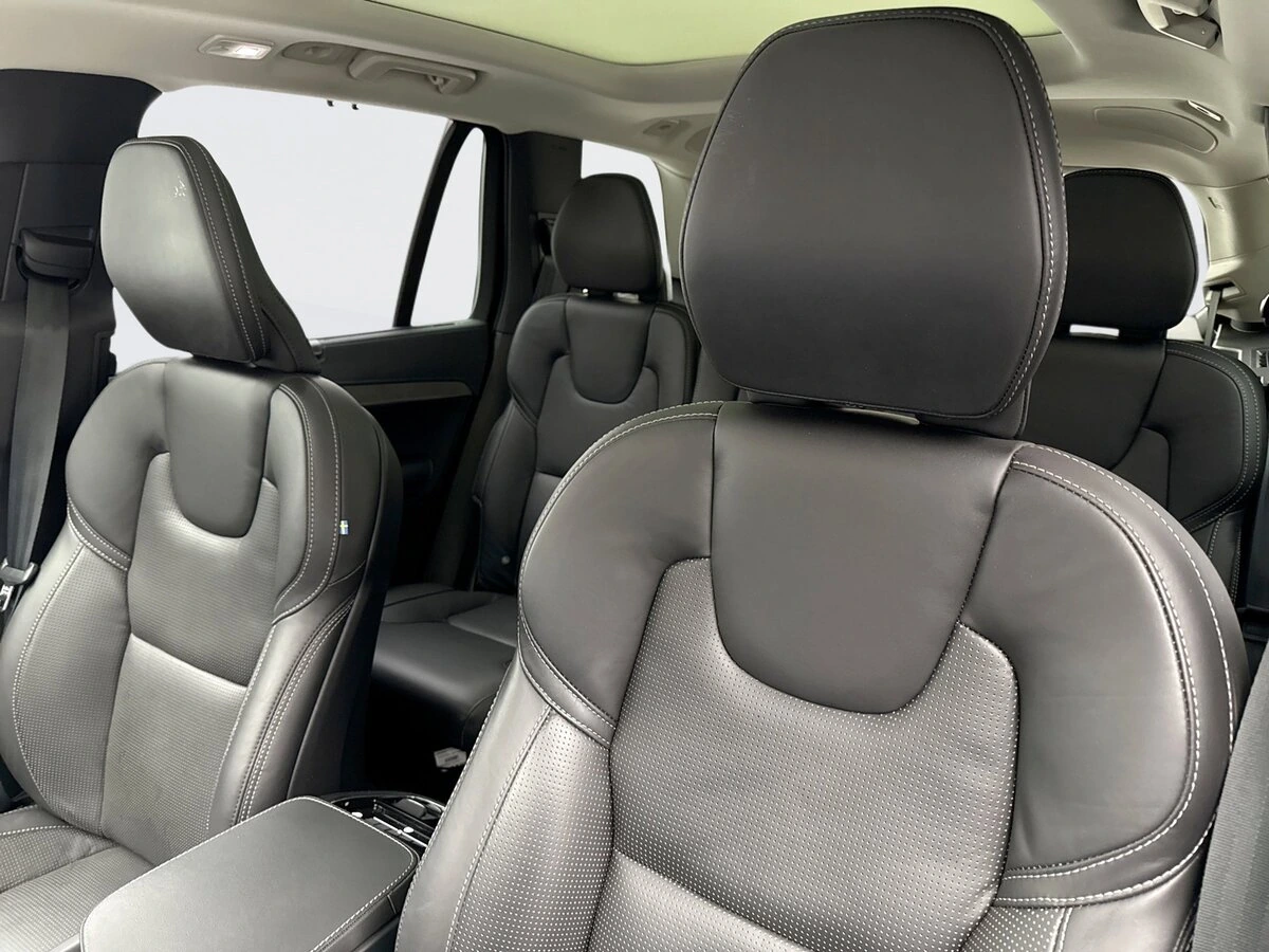 2023 Volvo - image 13