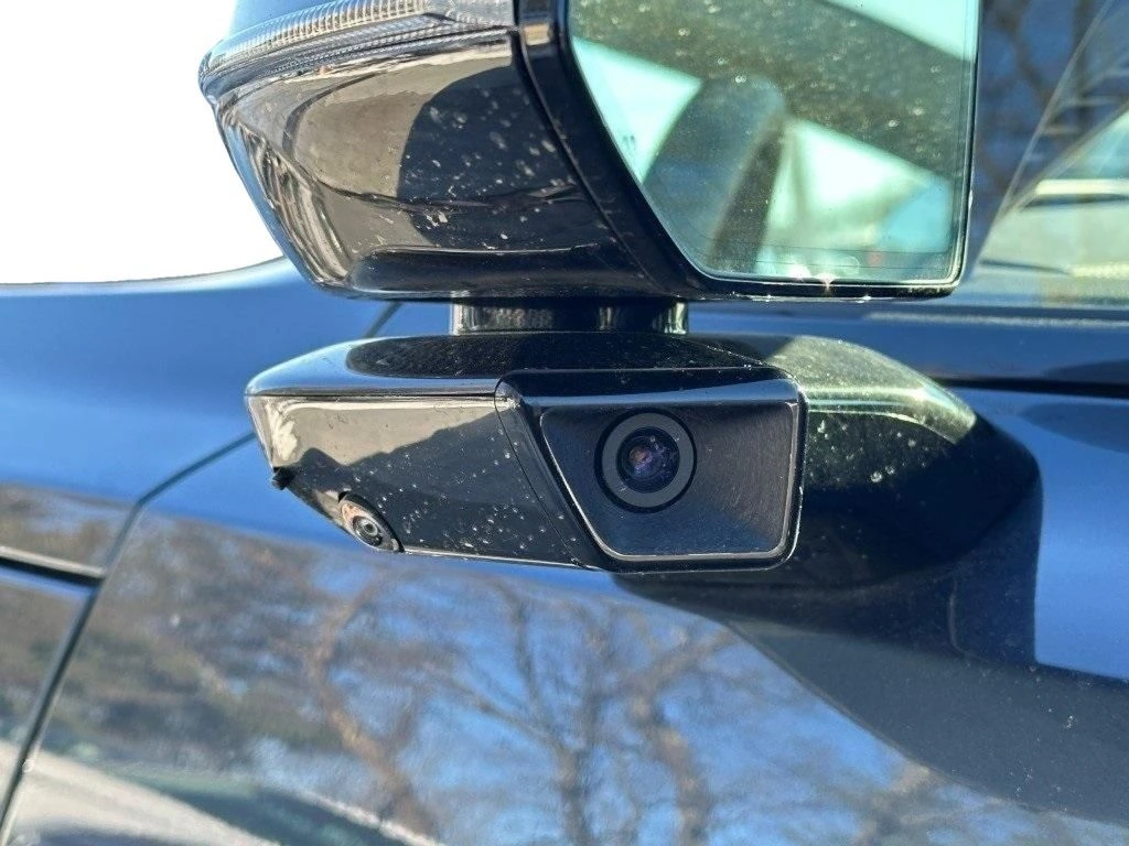 2025 Volvo - image 14