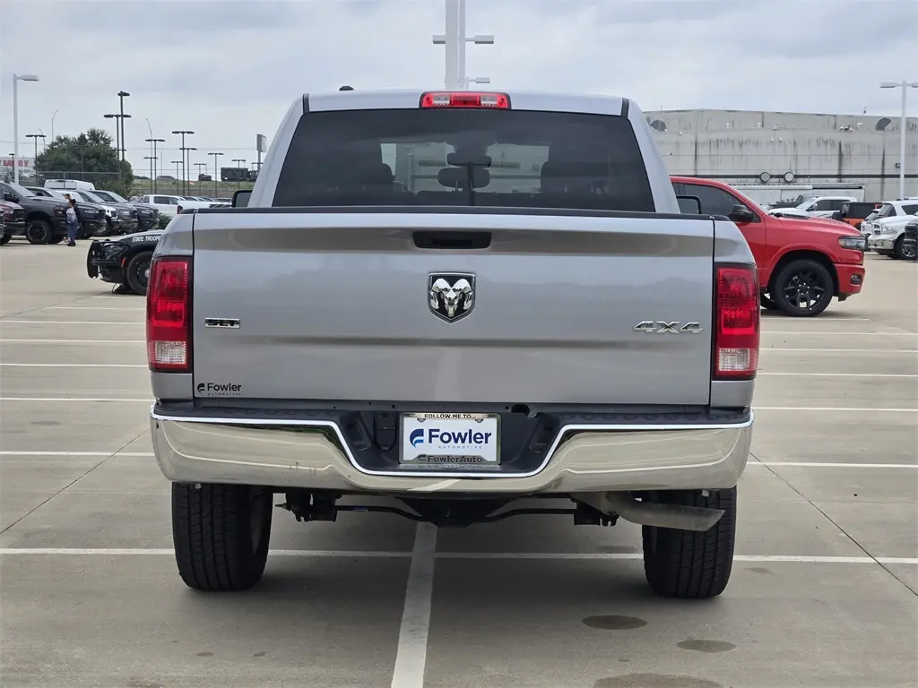 2023 Ram 1500 Classic SLT photo 6