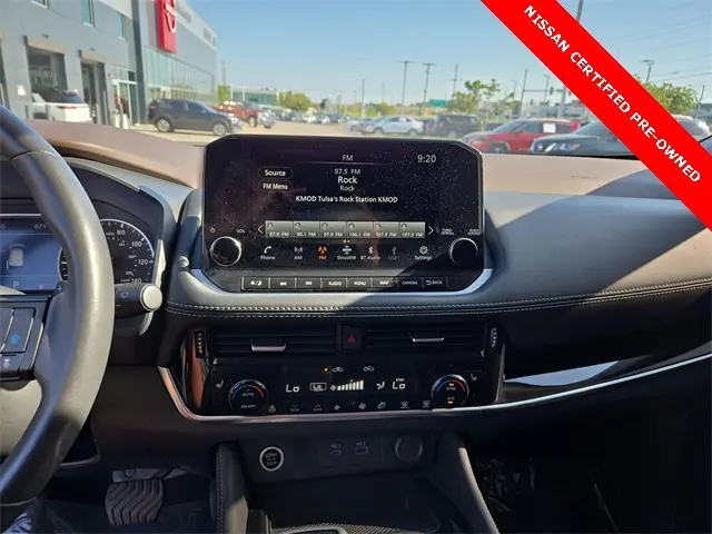 2023 Nissan Rogue SL photo 17