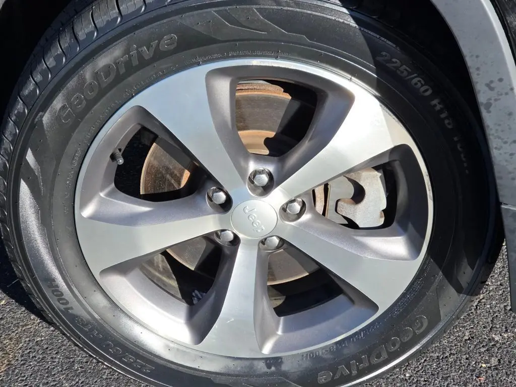 2020 Jeep Cherokee Limited photo 4