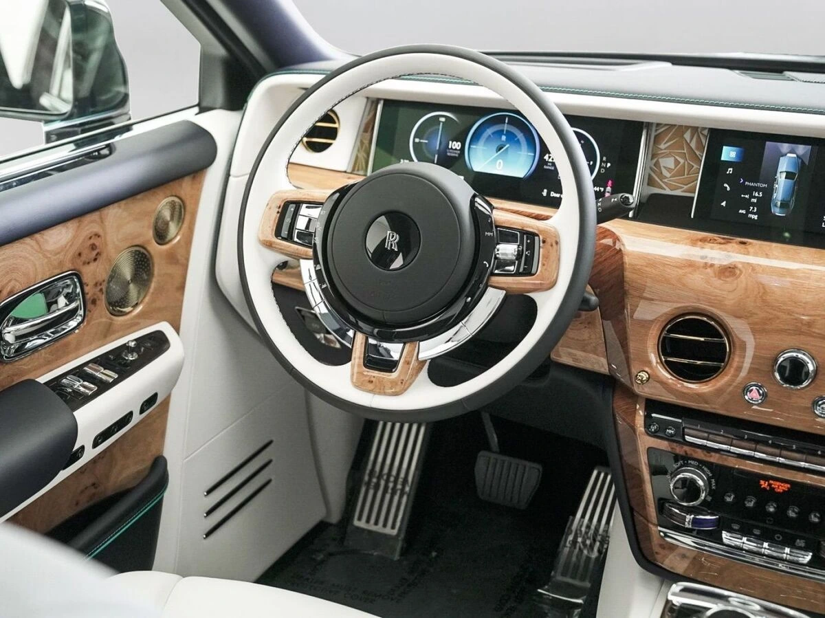 2026 Rolls-Royce Phantom Base - Photo 17