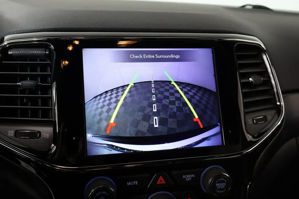 2020 Jeep Grand Cherokee Altitude photo 6