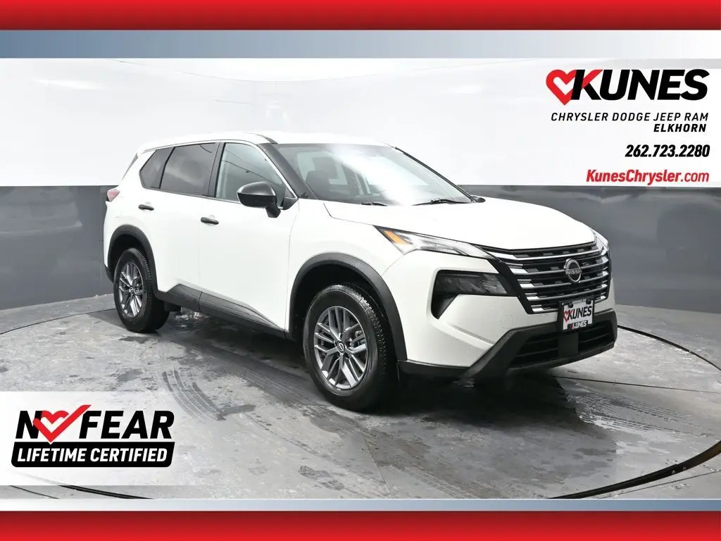 2024 Nissan Rogue S's photo