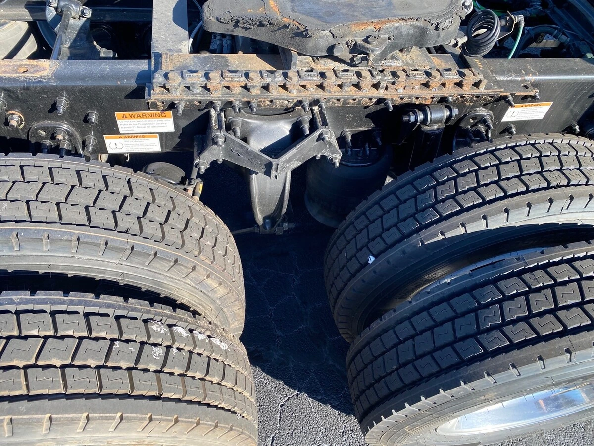 2022 Freightliner Cascadia — photo 5
