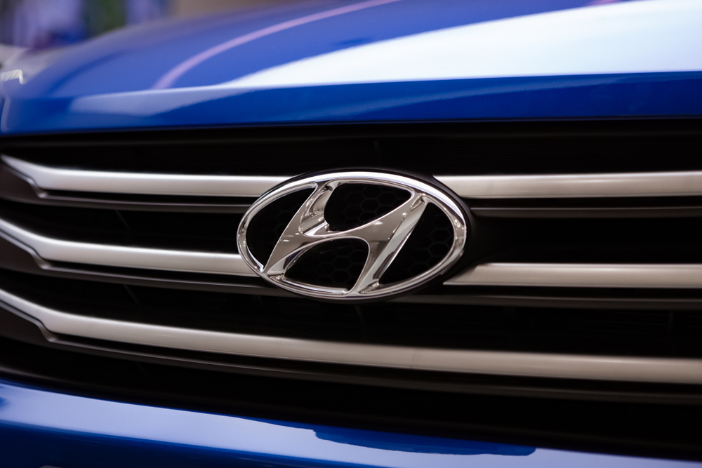 hyundai logo on grille