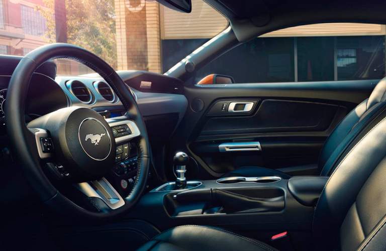 side view of the front passenger space of a 2018 Ford Mustang