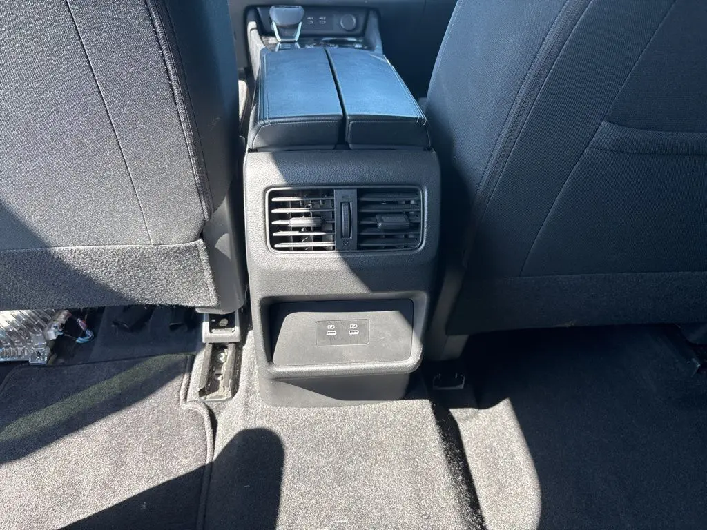 2024 Nissan Rogue SV photo 22
