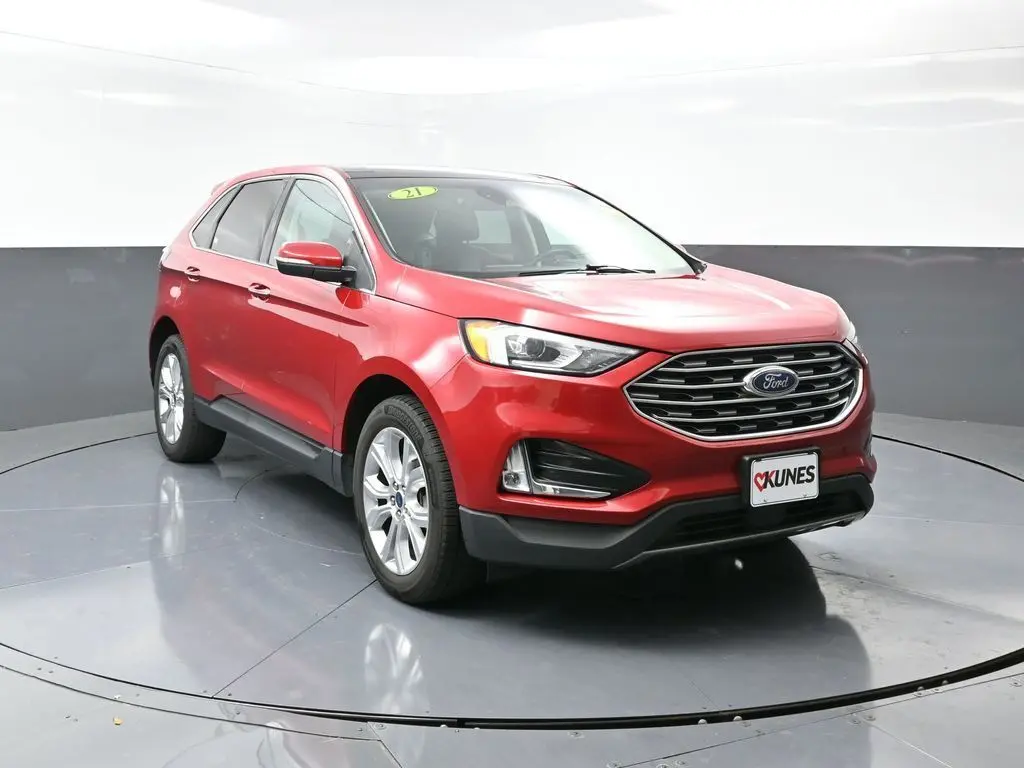 2021 Ford Edge Titanium photo 2