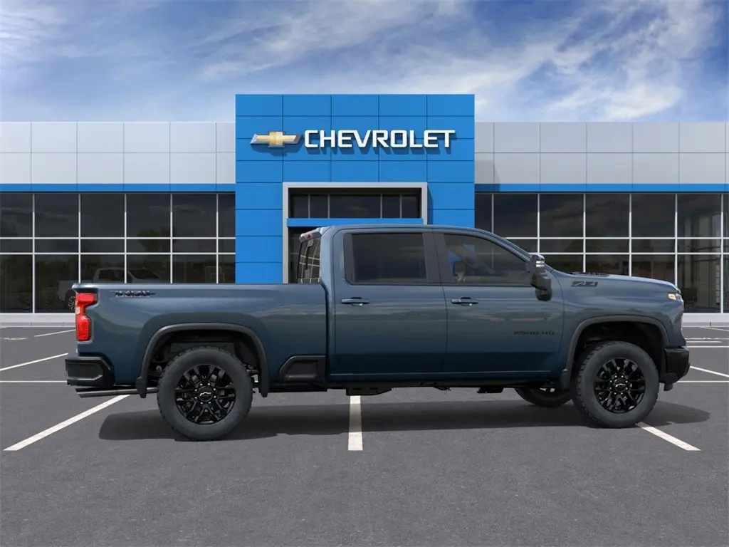 2026 Chevrolet Silverado 2500HD LT photo 5