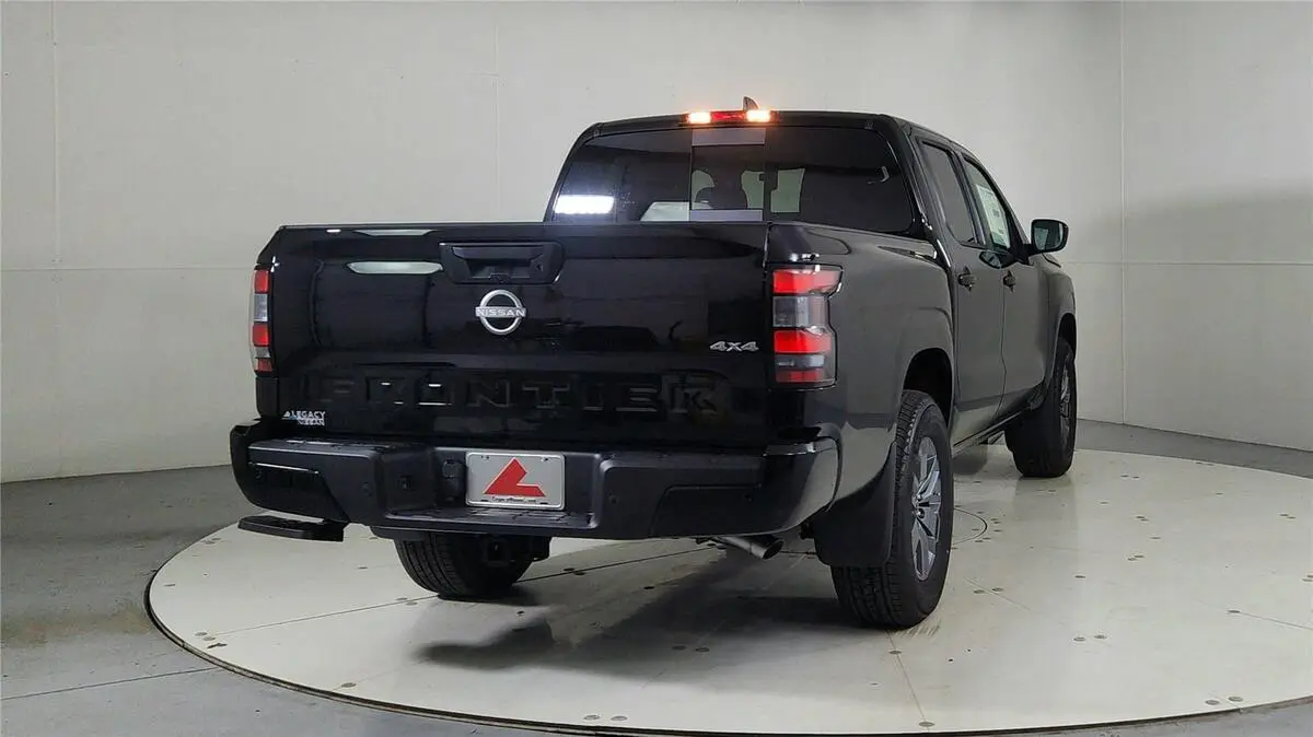 2026 Nissan Frontier SV photo 2