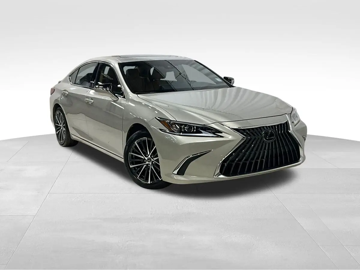 2025 Lexus ES Hybrid 300h's photo