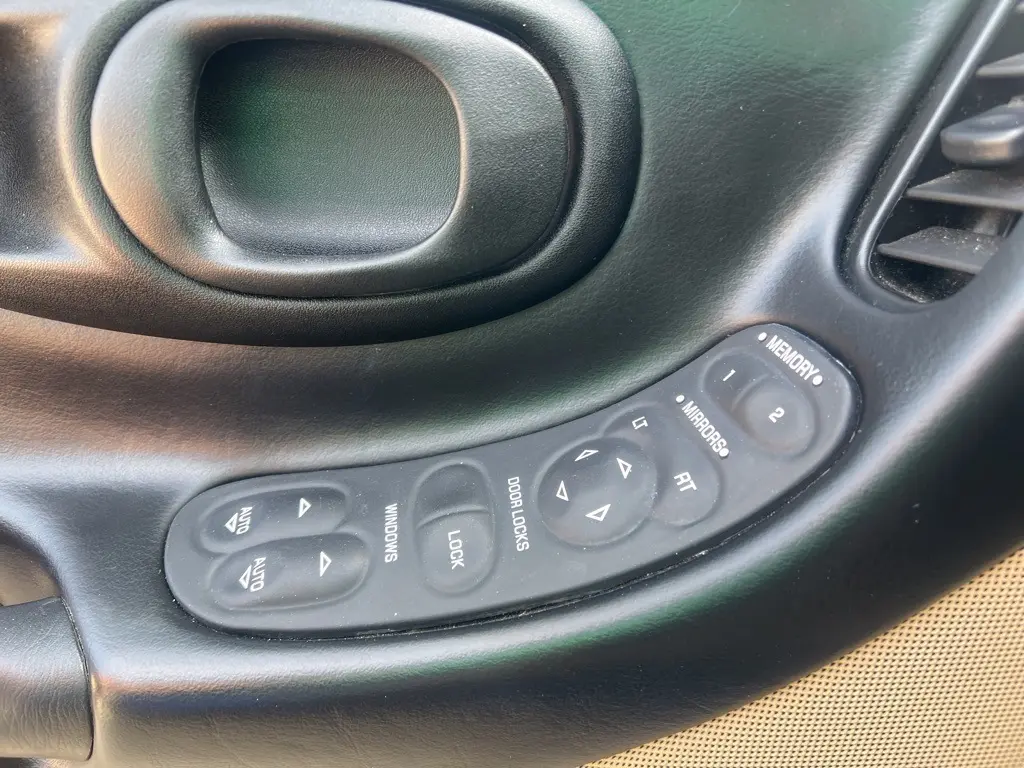 2002 Chevrolet Corvette Base photo 16