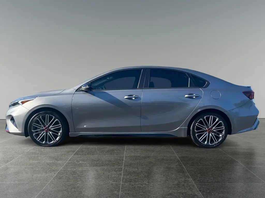 2023 Kia Forte GT photo 4