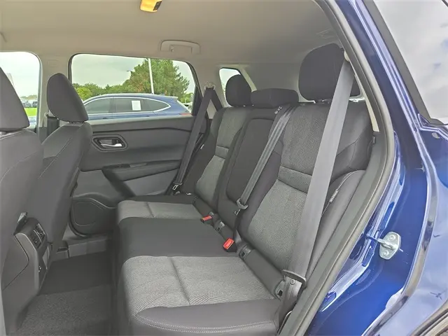 2026 Nissan Rogue SV photo 16