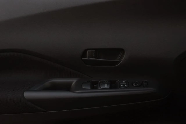 2025 Nissan KICKS PLAY Base - Photo 24