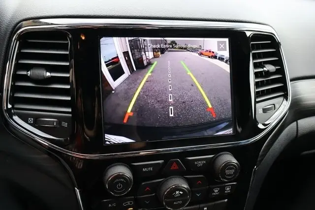 2020 Jeep Grand Cherokee Altitude photo 14