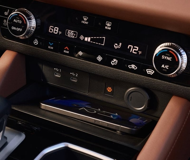 2025 Mitsubishi Outlander Wireless Charger